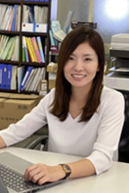 金子 里沙