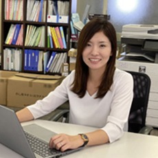 金子 里沙